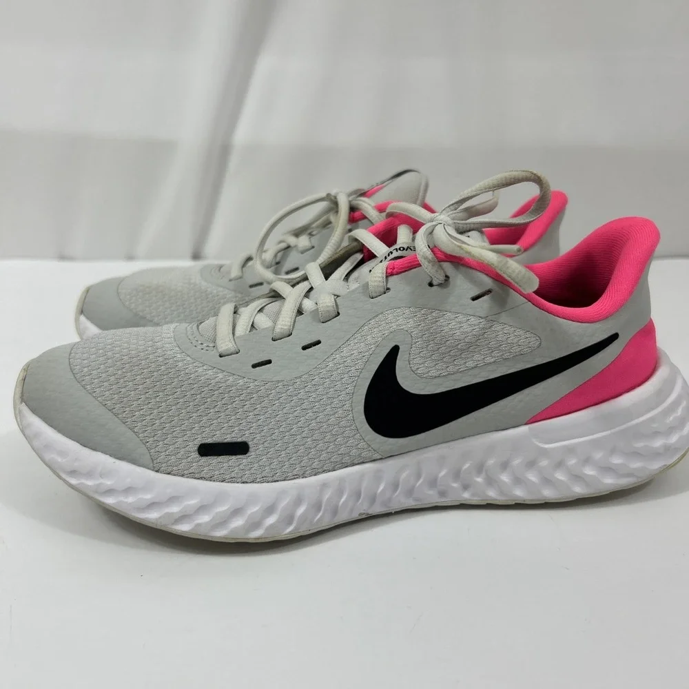 Nike Revolution 5 BQ5671 010 Youth 6 Running Shoes Pink Gray Sneakers Women  7.5